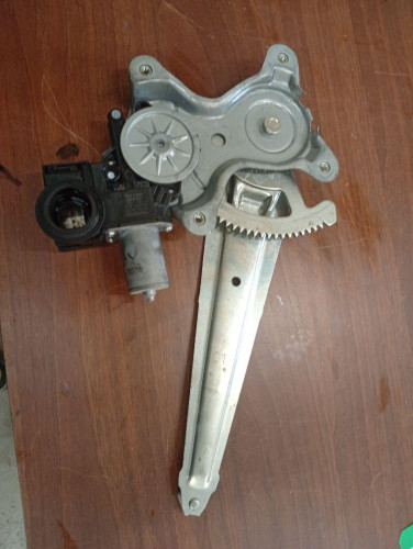 ELEVALUNAS TRASERO DERECHO Toyota LAND CRUISER (J15) 