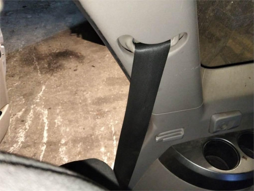 CINTURON SEGURIDAD TRASERO DERECHO MITSUBISHI GRANDIS (NA0W) 