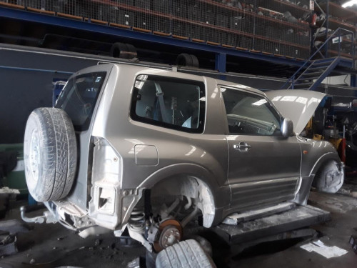  MITSUBISHI MONTERO (V60/V70) 