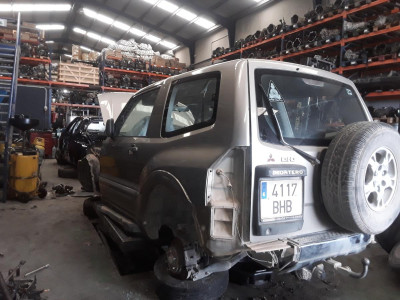 MITSUBISHI MONTERO (V60/V70)