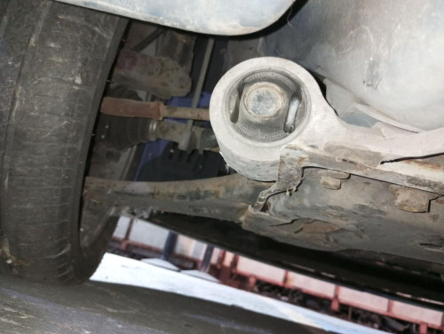 BRAZO SUSPENSION DELANTERO IZQUIERDO Ford FIESTA (CBK) 