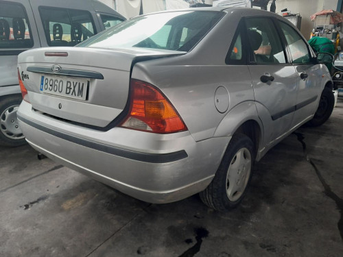  FORD FOCUS BERLINA (CAK) 