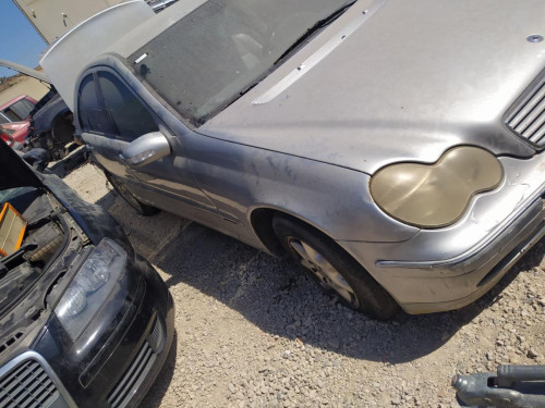  FARO DERECHO Mercedes-Benz CLASE C (BM 203) BERLINA 