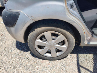 LLANTA, KIA, RIO (JB)