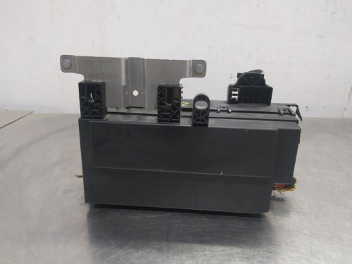 CAJA RELES / FUSIBLES JAGUAR XF 