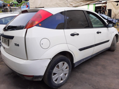 FORD FOCUS BERLINA (CAK)