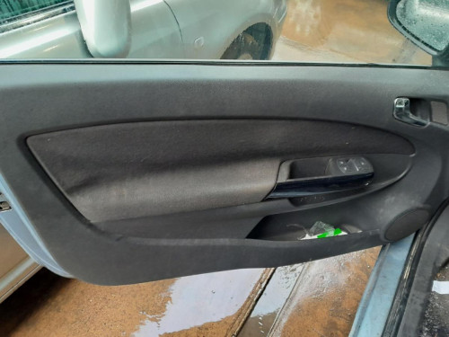 OPEL CORSA D — vehículo donante para recambios 