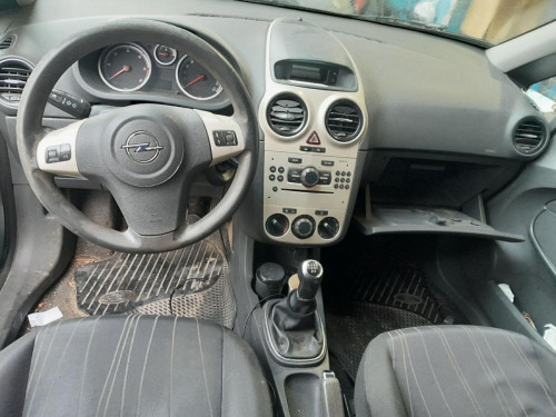OPEL CORSA D — vehículo donante para recambios 