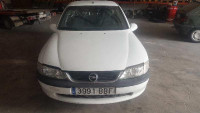 OPEL VECTRA B BERLINA