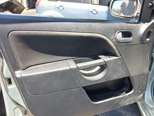 FORD FIESTA (CBK) — vehículo donante para recambios 