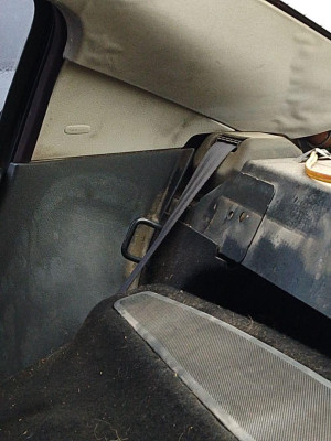 CINTURON SEGURIDAD TRASERO DERECHO