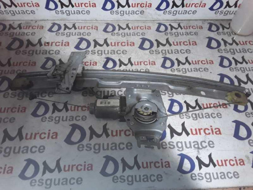 ELEVALUNAS DELANTERO DERECHO 