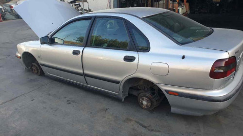 VOLVO S40 BERLINA — vehículo donante para recambios 