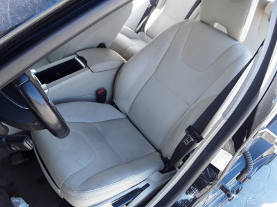 ASIENTO DELANTERO IZQUIERDO