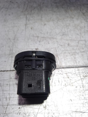 MANDO ELEVALUNAS DELANTERO IZQUIERDO Ford FIESTA (CBK) 