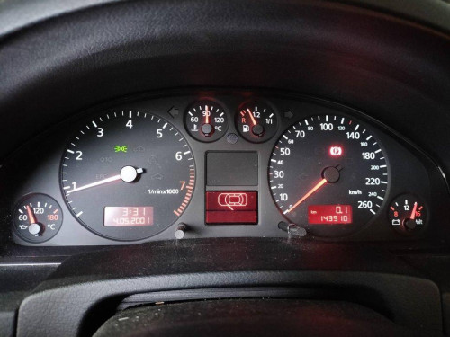  AUDI A6 BERLINA (4B2) 