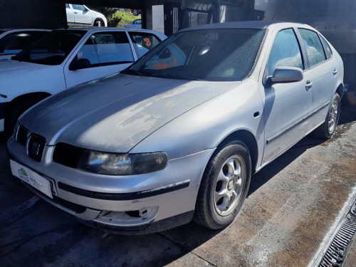 SEAT LEON (1M1) — vehículo donante para recambios 