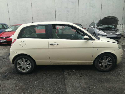 LANCIA YPSILON (101)