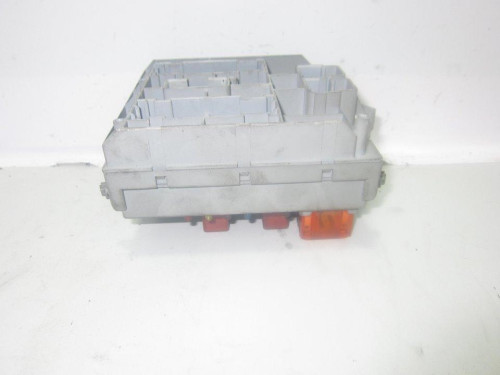  CAJA RELES / FUSIBLES 