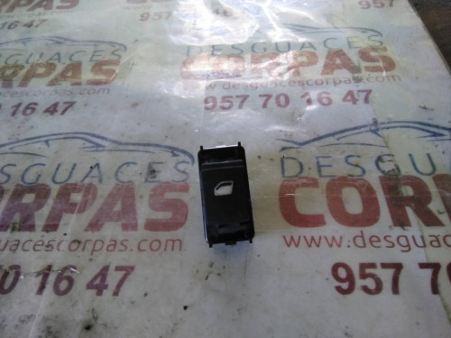  MANDO ELEVALUNAS TRASERO DERECHO 