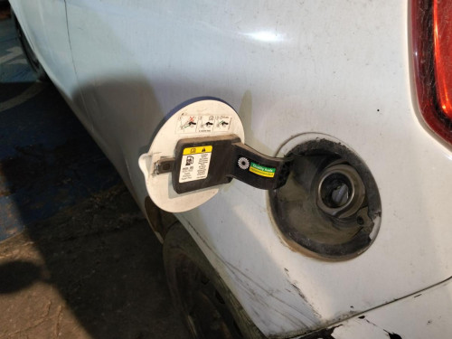TAPA EXTERIOR COMBUSTIBLE Ford FIESTA (CNN) 