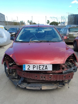 FORD FOCUS BERLINA (CB4)