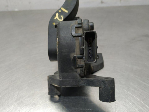  PEDAL ACELERADOR 