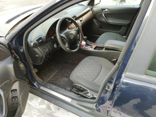 MERCEDES-BENZ CLASE C (BM 203) BERLINA — vehículo donante para recambios 