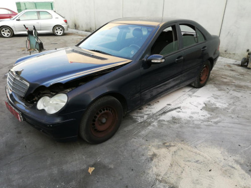 MERCEDES-BENZ CLASE C (BM 203) BERLINA — vehículo donante para recambios 