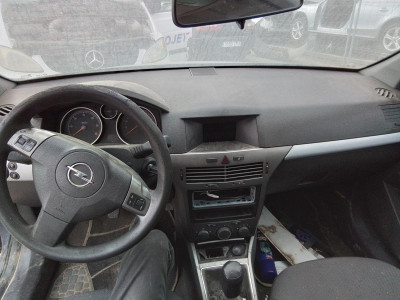 OPEL ASTRA H BERLINA