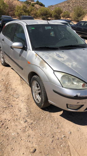 FORD FOCUS BERLINA (CAK) — vehículo donante para recambios 