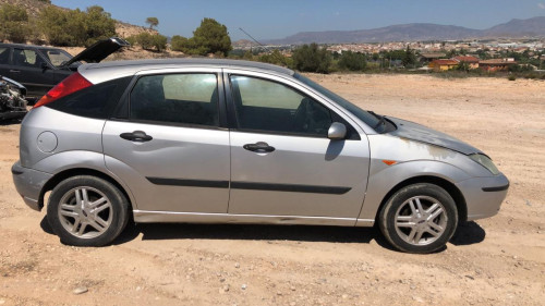 FORD FOCUS BERLINA (CAK) — vehículo donante para recambios 