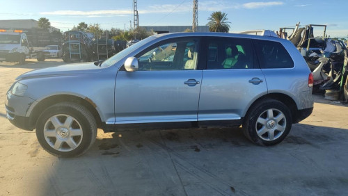  VOLKSWAGEN TOUAREG (7LA) 