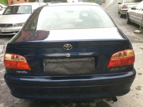  TOYOTA AVENSIS BERLINA (T22) 