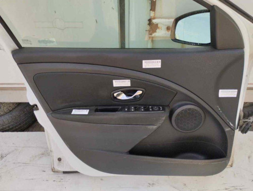  GUARNECIDO PUERTA DELANTERA IZQUIERDA Renault MEGANE III BERLINA 5P 