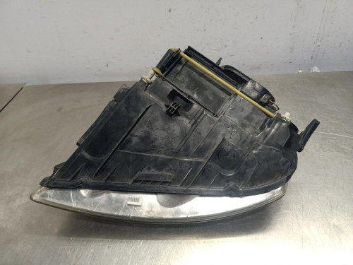  FARO DERECHO VOLKSWAGEN TOUAREG (7LA) 