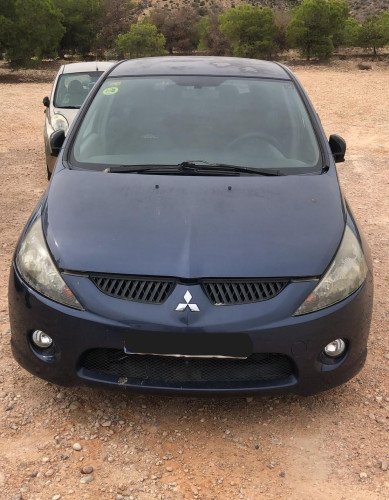 MITSUBISHI GRANDIS (NA0W) — vehículo donante para recambios 