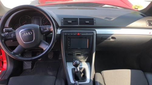 AUDI A4 BERLINA (8E) — vehículo donante para recambios 