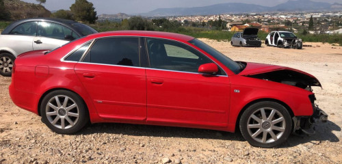 AUDI A4 BERLINA (8E) — vehículo donante para recambios 