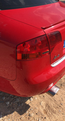 AUDI A4 BERLINA (8E) — vehículo donante para recambios 