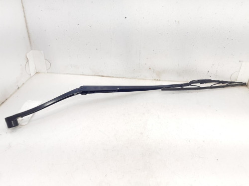 BRAZO LIMPIA DELANTERO DERECHO Hyundai I40 CW (VF) 