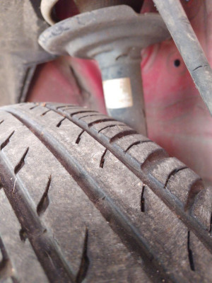 AMORTIGUADOR DELANTERO DERECHO