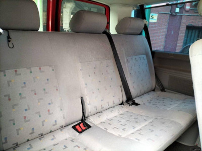 VOLKSWAGEN T5 TRANSPORTER BUS (7H)