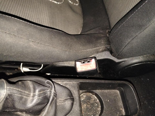 ENGANCHE CINTURON DELANTERO DERECHO Alfa Romeo MITO (145) 