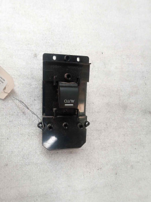 MANDO ELEVALUNAS DELANTERO DERECHO, HONDA, JAZZ (GK)(08.2015)