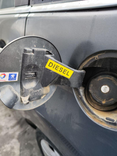 TAPA EXTERIOR COMBUSTIBLE, PEUGEOT, 5008