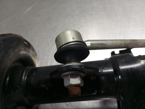  AMORTIGUADOR DELANTERO DERECHO TOYOTA AURIS (E18) 