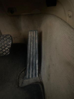PEDAL ACELERADOR