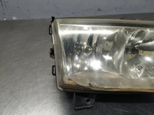  FARO DERECHO VOLKSWAGEN POLO III BERLINA (6N2) 