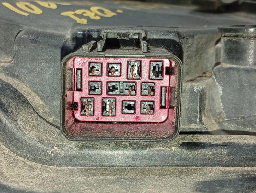  FARO IZQUIERDO VOLVO V70 FAMILIAR 